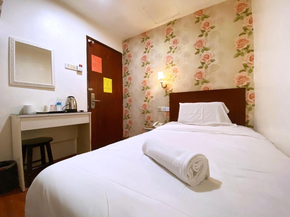 Mr Hotel Nusa Bestari Skudai Exterior photo